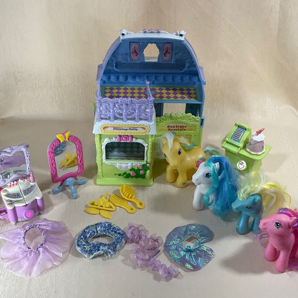 MLP 2004 Sweet Reflections Dress Shop-G3 Goodie Good